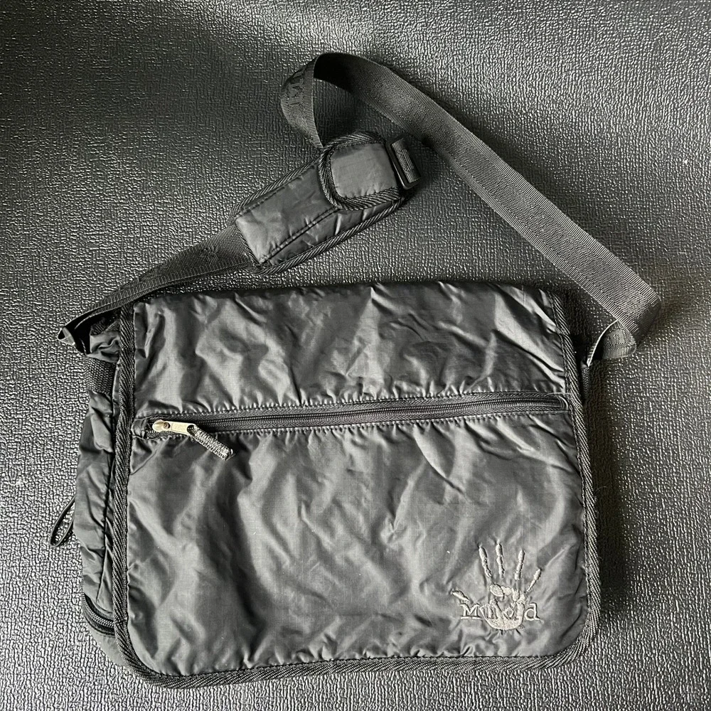 Vtg Mudd Black Ripstop Nylon Messenger Bag Y2K Crossbody Logo Utility School Bag